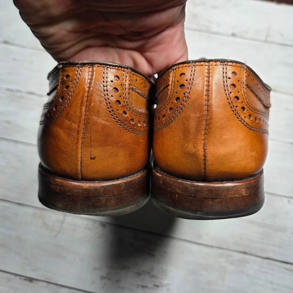 Allen Edmonds Strand Cap Toe Oxford Walnut Leather Mens 10 3E Brogue Damaged